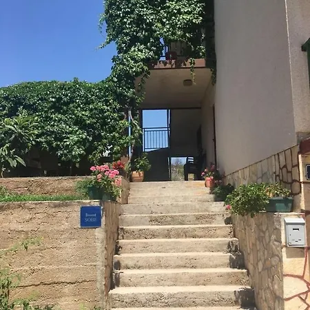 Toni * Brodarica (Sibenik-Knin)